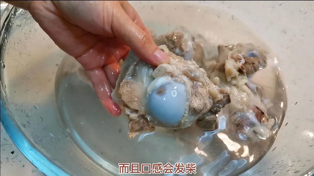 骨头汤怎么炖出奶白,骨头汤怎么熬成奶白色的