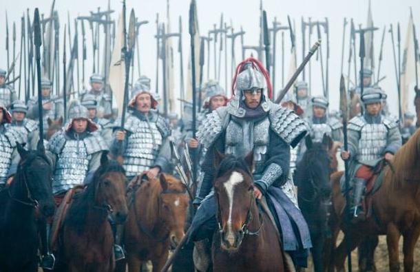 别人在背后说你坏话怎么办？教你这一招，消除偏见又化解尴尬