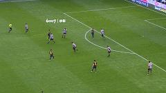 梅西人仰马翻过人集锦,梅西沉肩过人人仰马翻