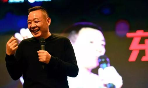 穷小伙起家卖水果年赚127万元,穷小子靠打拼成了亿万富翁