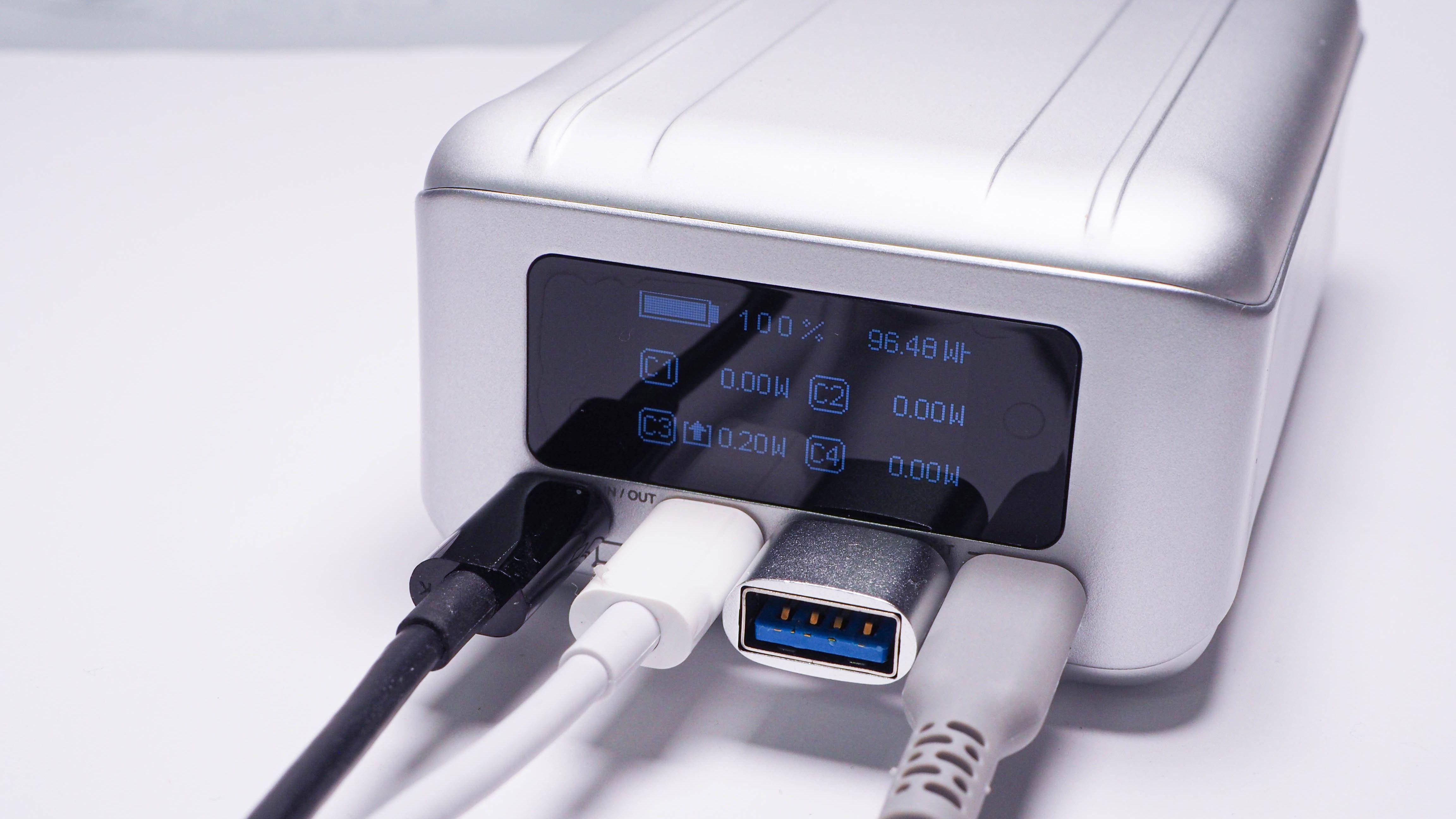 出行好帮手——征拓SuperTankPro超级移动电源