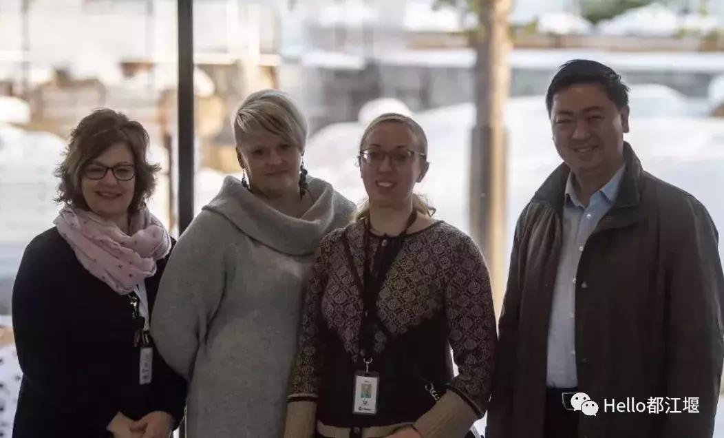 都江堰中华大熊猫苑熊猫宝宝,大熊猫金宝宝和华豹