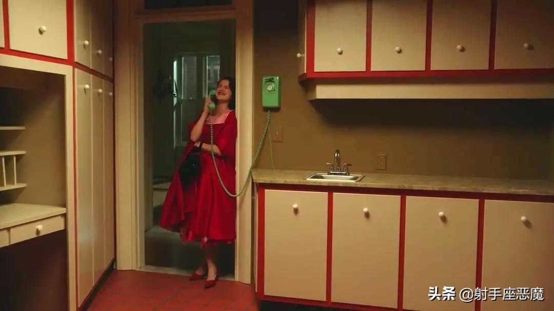 神剧回归：生活就像散场后的马戏团，总是有限温存，无限心酸