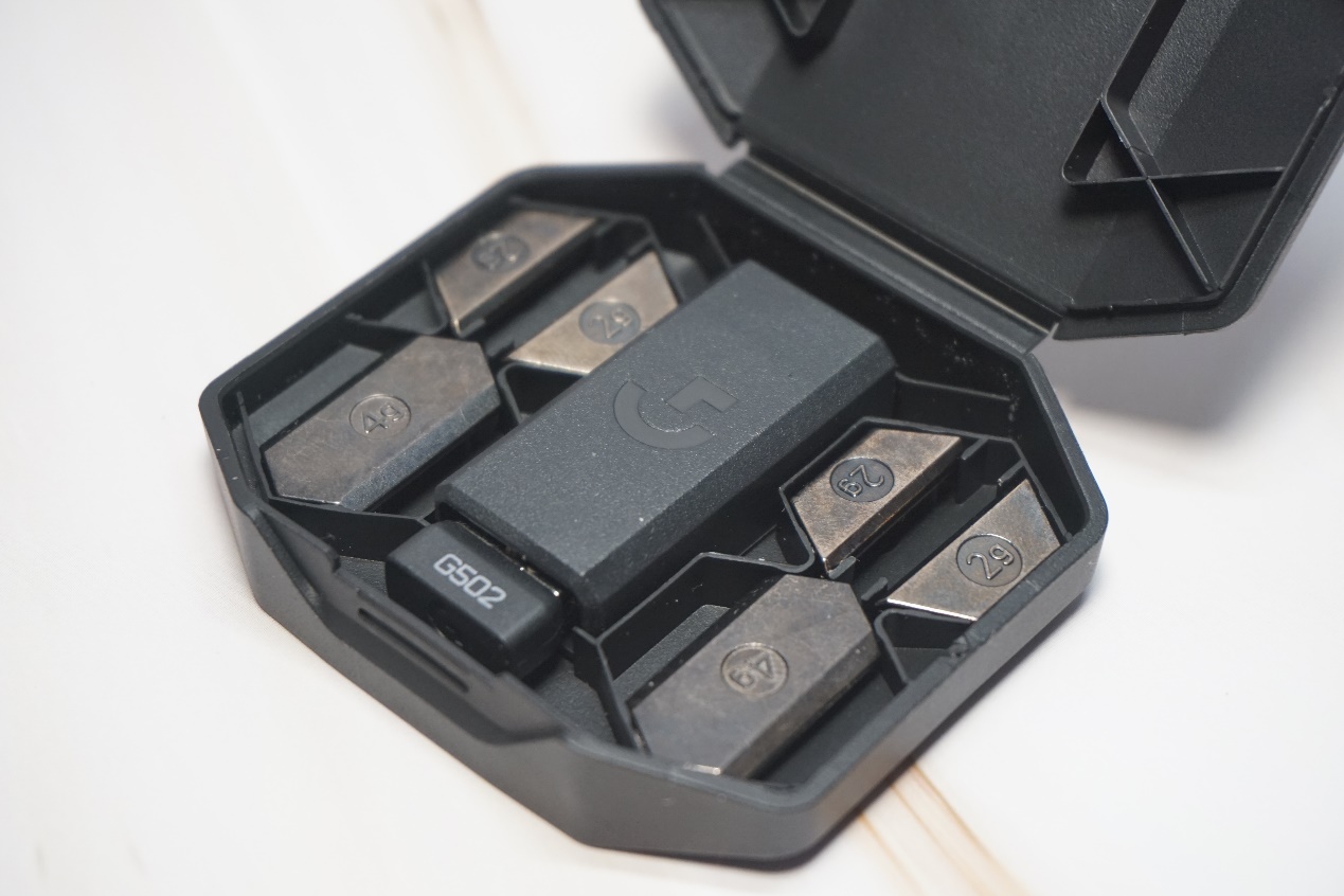 罗技g502鼠标移动速度太快了,罗技g502鼠标宏无限点击