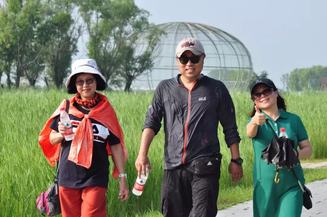 几个闺蜜自驾游的视频,一群闺蜜旅行视频