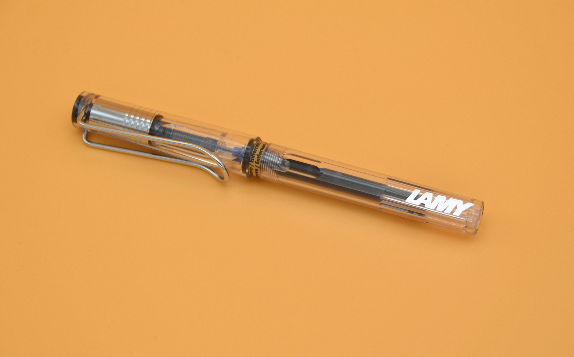 lamy凌美笔如何吸墨,lamy凌美经典黑色墨水笔使用方法