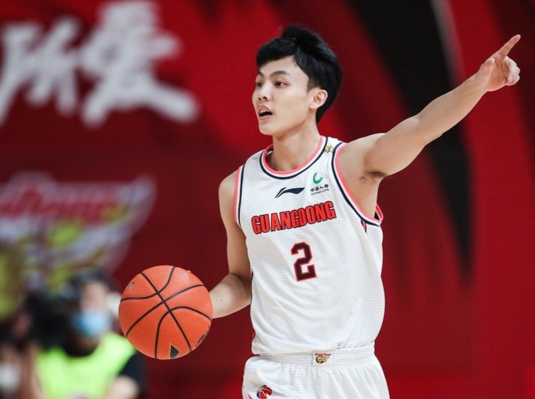 徐杰178为啥能打中锋,cba178徐杰有多少钱