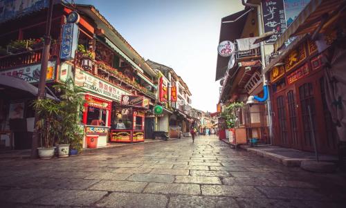 阳朔西街有啥好玩的景点,阳朔西街有什么好玩的