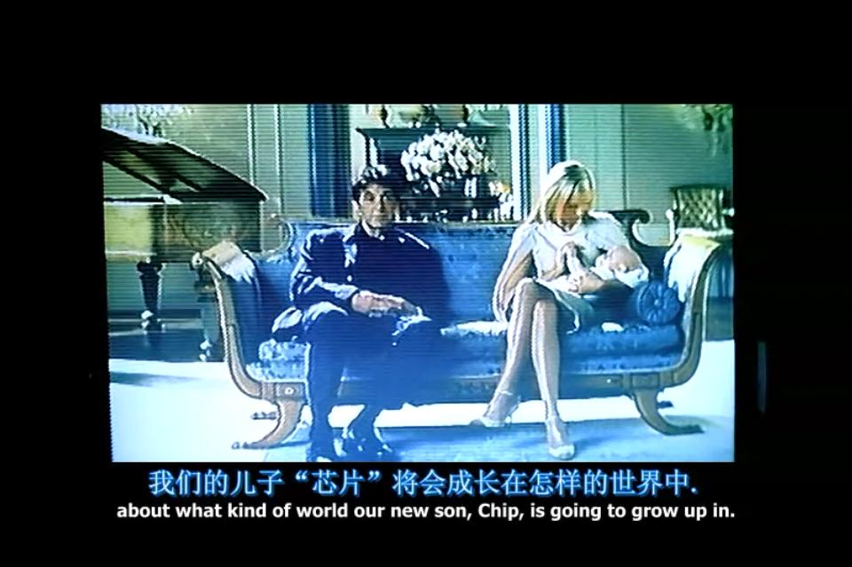 致命性感，“人造美女”被亿万人追捧，但竟无人发现她是假人！