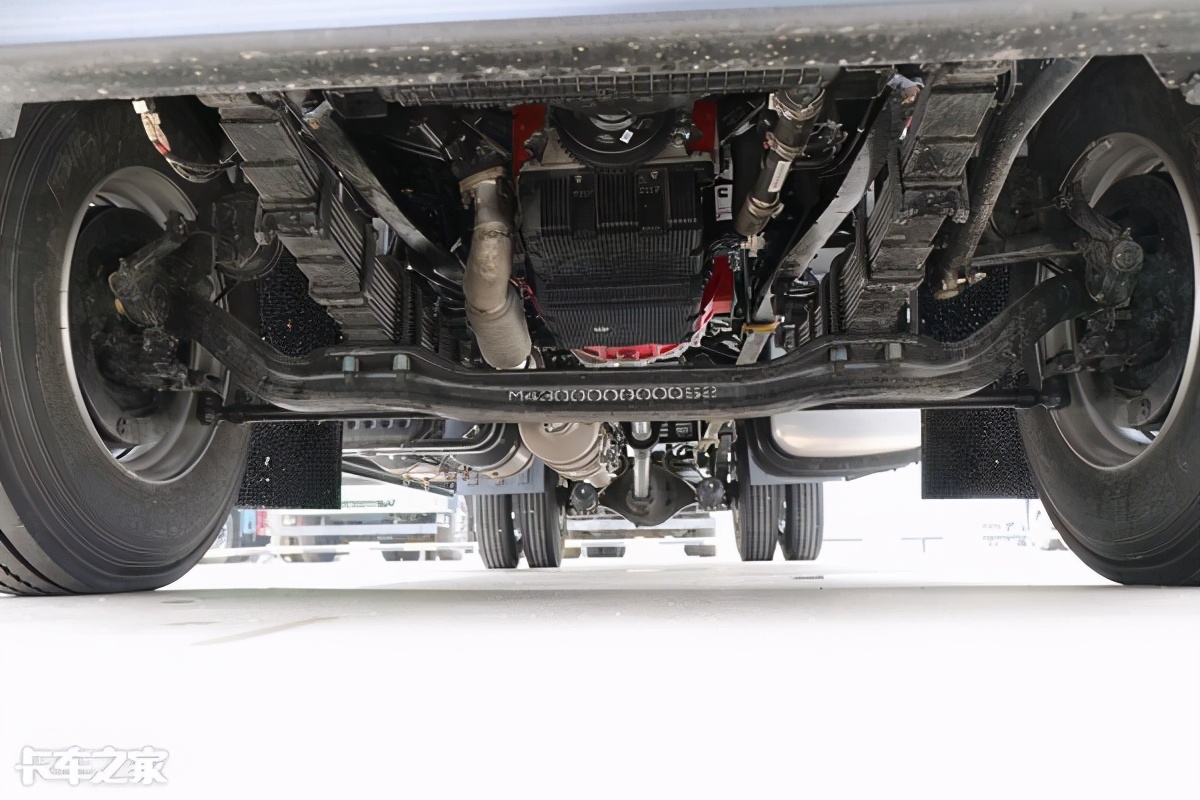 最便宜的国五6.8米载货车,15万以内最快的五款轿车