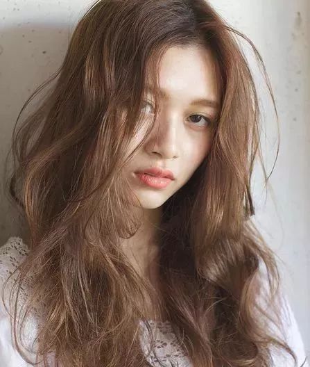 黄黑皮适合的蓝色系发色推荐,显白发色2020流行色黑黄皮冷色系