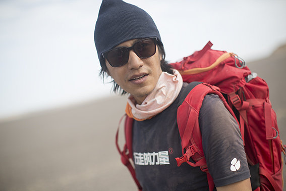 短途徒步旅行如何选必备的装备,徒步旅行需要的装备和注意事项