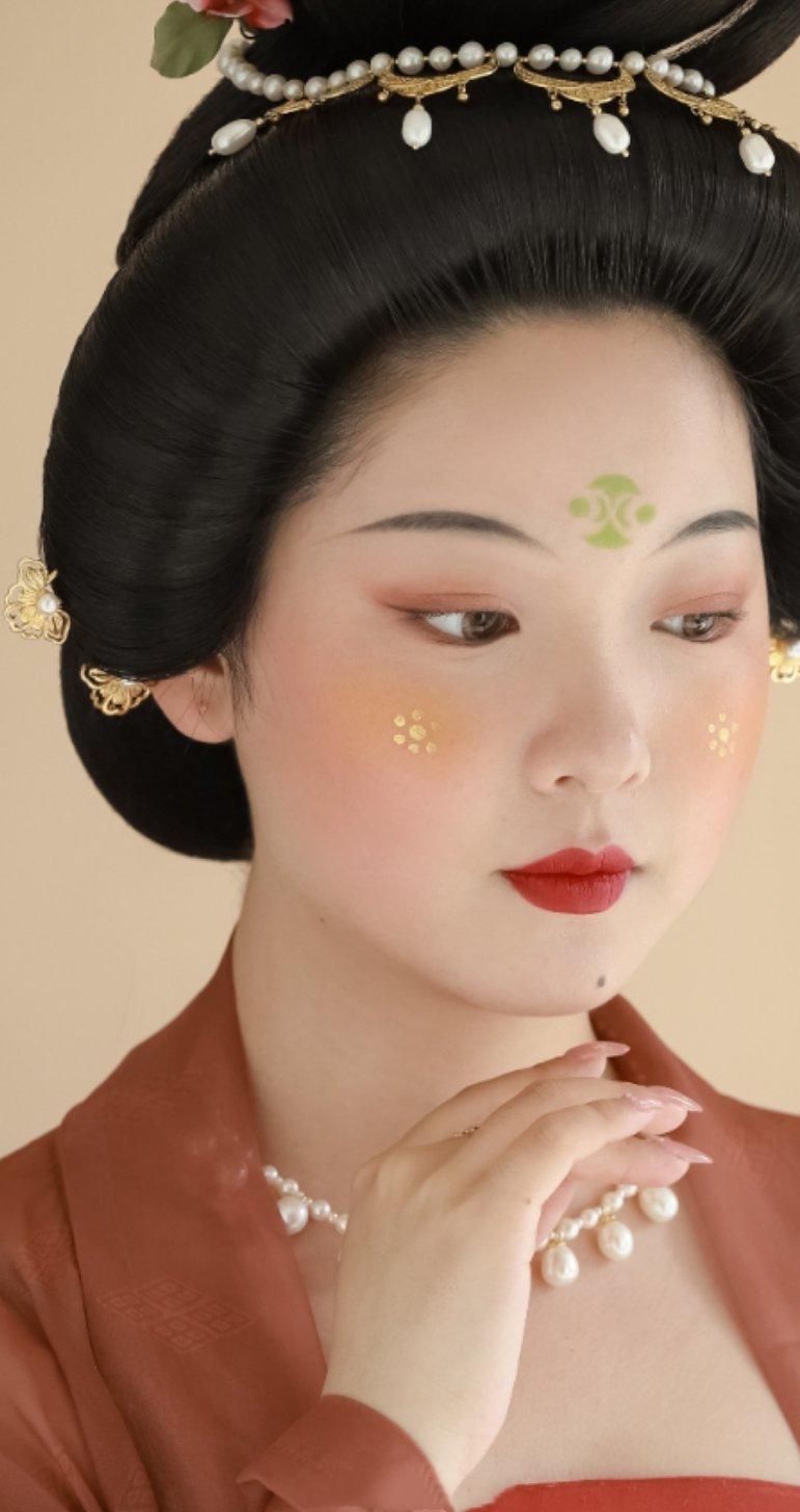 将眉毛化成小重山?美妆博主玩转古代眉,网友直呼:古装剧需要你