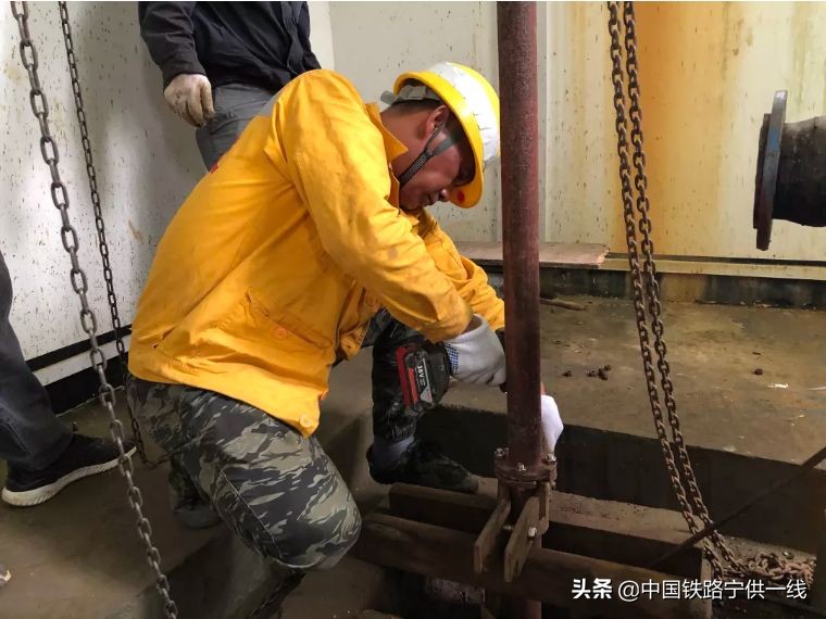 奋战三天!陇凌断水抢修记丨一线故事