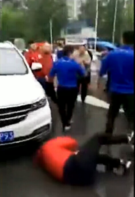 足球群殴打架真实事件,河南建业打架斗殴视频集锦