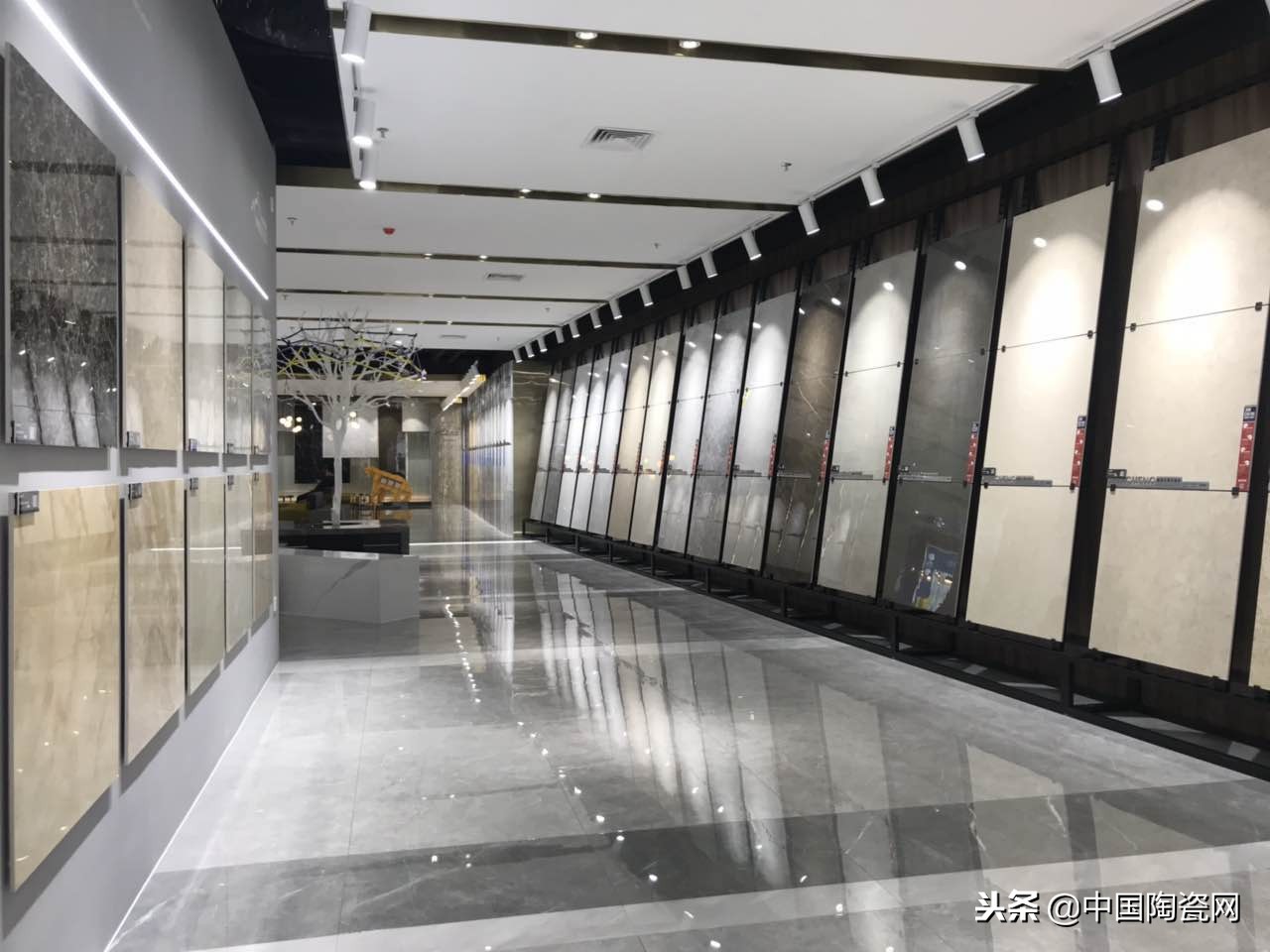 中陶君巡展-骏程：新装如此美，代言人柳岩你知道吗？