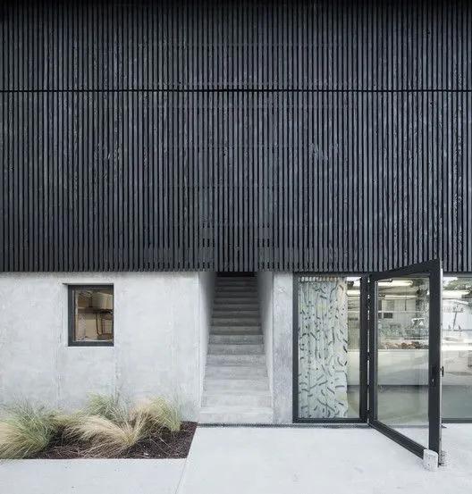 老木板更有质感,什么东西能让木板有光泽