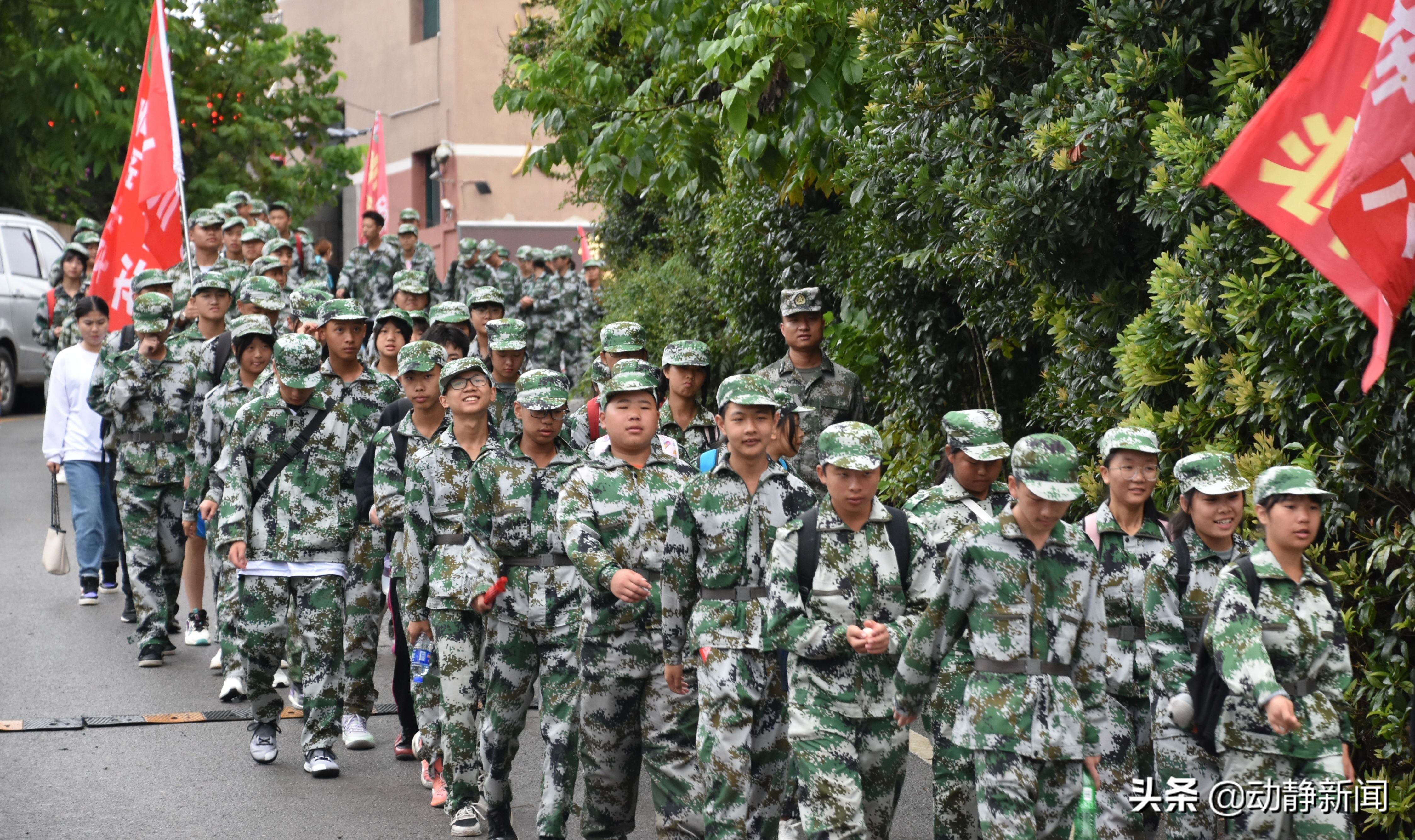 迷彩青春即刻起航新生军训,迷彩少年军校冬令营军训2019年