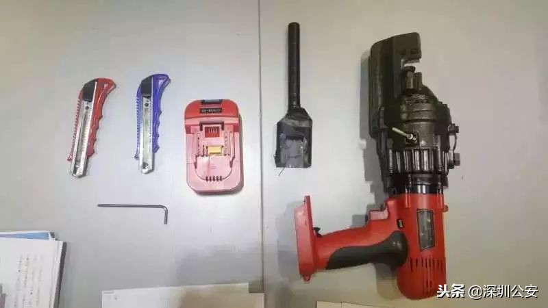 趁人不备拿走手机属于什么行为,趁人不注意就偷吃东西