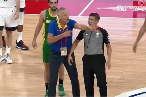 世界杯颁奖仪式看台女球迷,2022世界杯老将们的集体谢幕