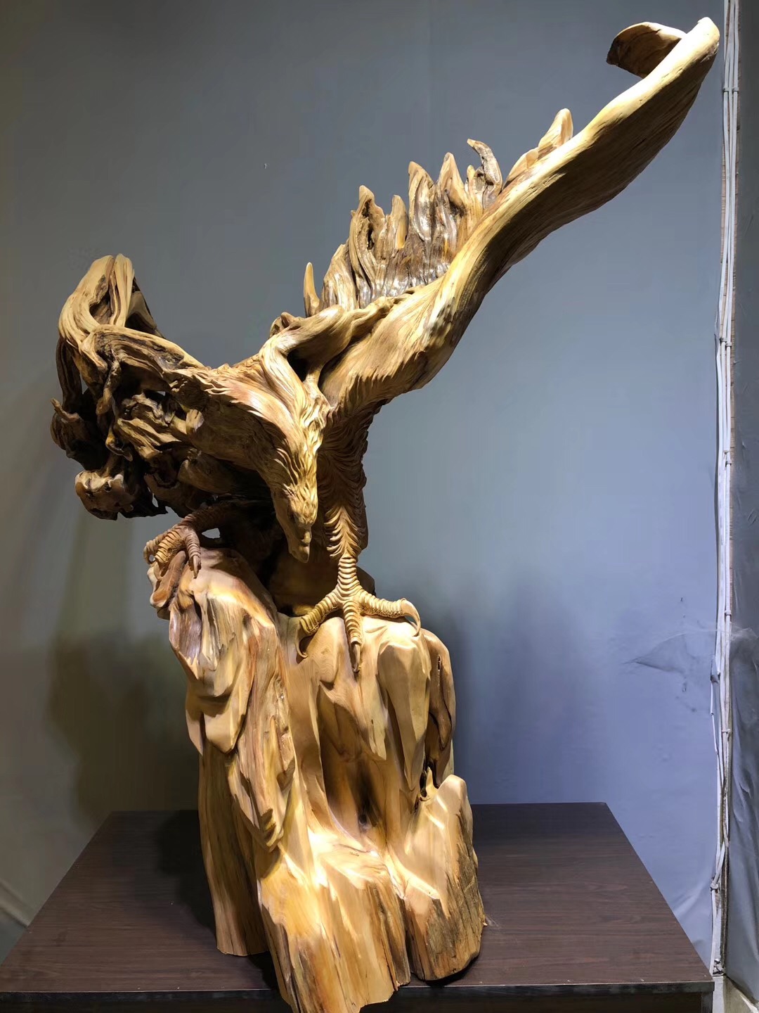 现在木雕值不值得买,买木雕注意啥