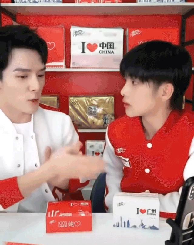 英国霍格沃茨魔法学院,英国霍格沃茨魔法学校怎么报名