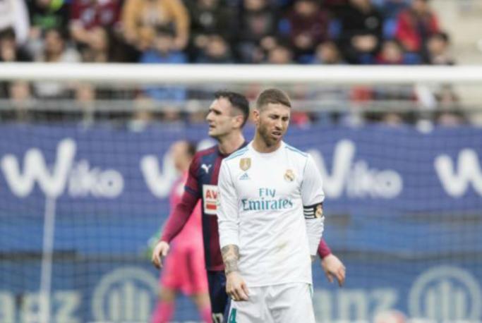 足球场上最尴尬的场面,足球场上的尴尬搞笑事