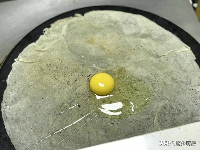 8元一个菜,简单菜煎饼做法全过程