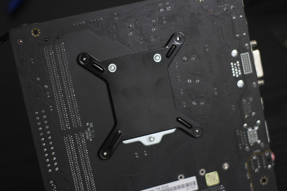 电竞新势力的显示器,七彩虹igame系列主机