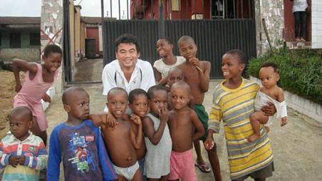 藏龙卧虎！揭秘豪华车司务员：手工炒茶远洋航海还有木雕艺术家