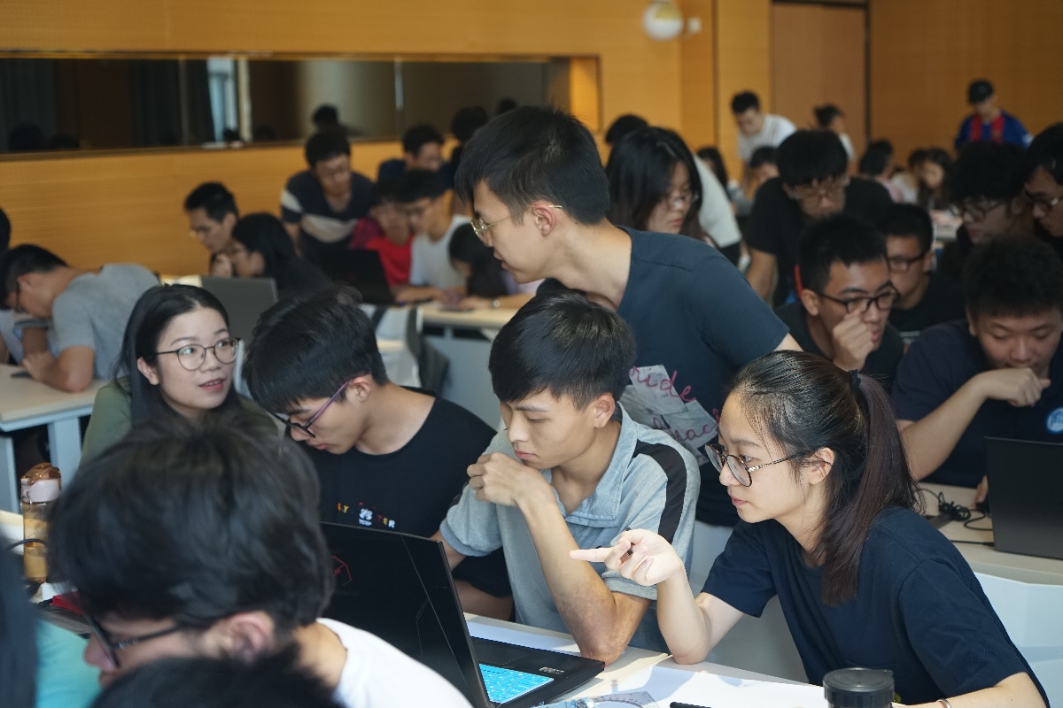 大学生该怎么认清当下的就业环境,大学生如何正确的面对就业市场