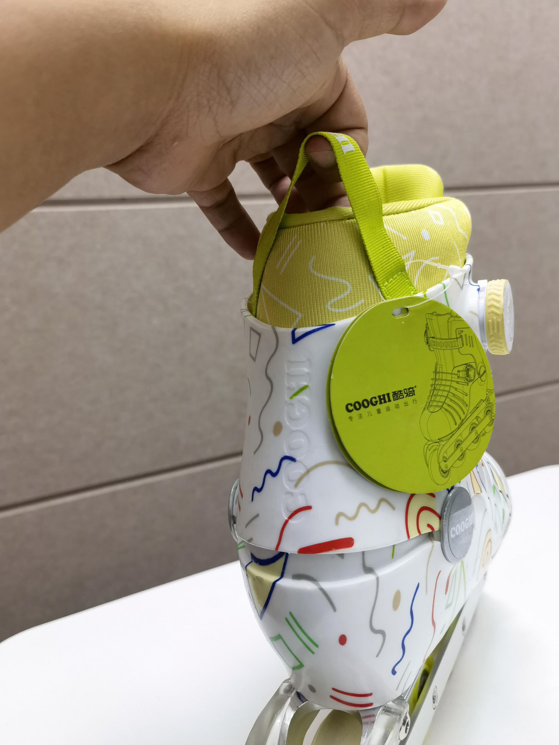 儿童轮滑鞋教学滑行,儿童滑轮滑鞋去哪儿滑