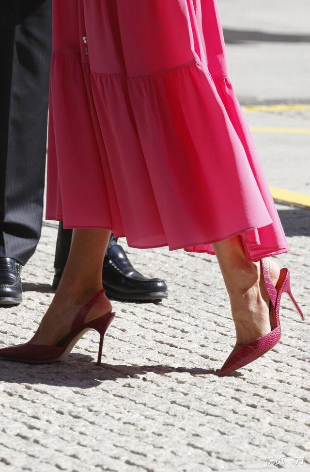 凯特王妃红衣,莱蒂齐亚王后和凯特王妃同框