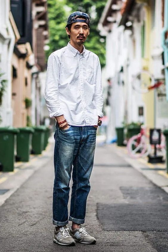 直筒潮流牛仔裤男士穿搭,今年流行哪些牛仔裤款式好看男