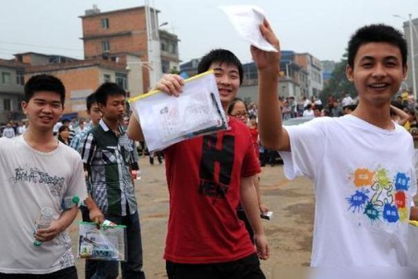 中考落榜的职高生未来的出路如何,中考落榜可以报哪些中专或者职高