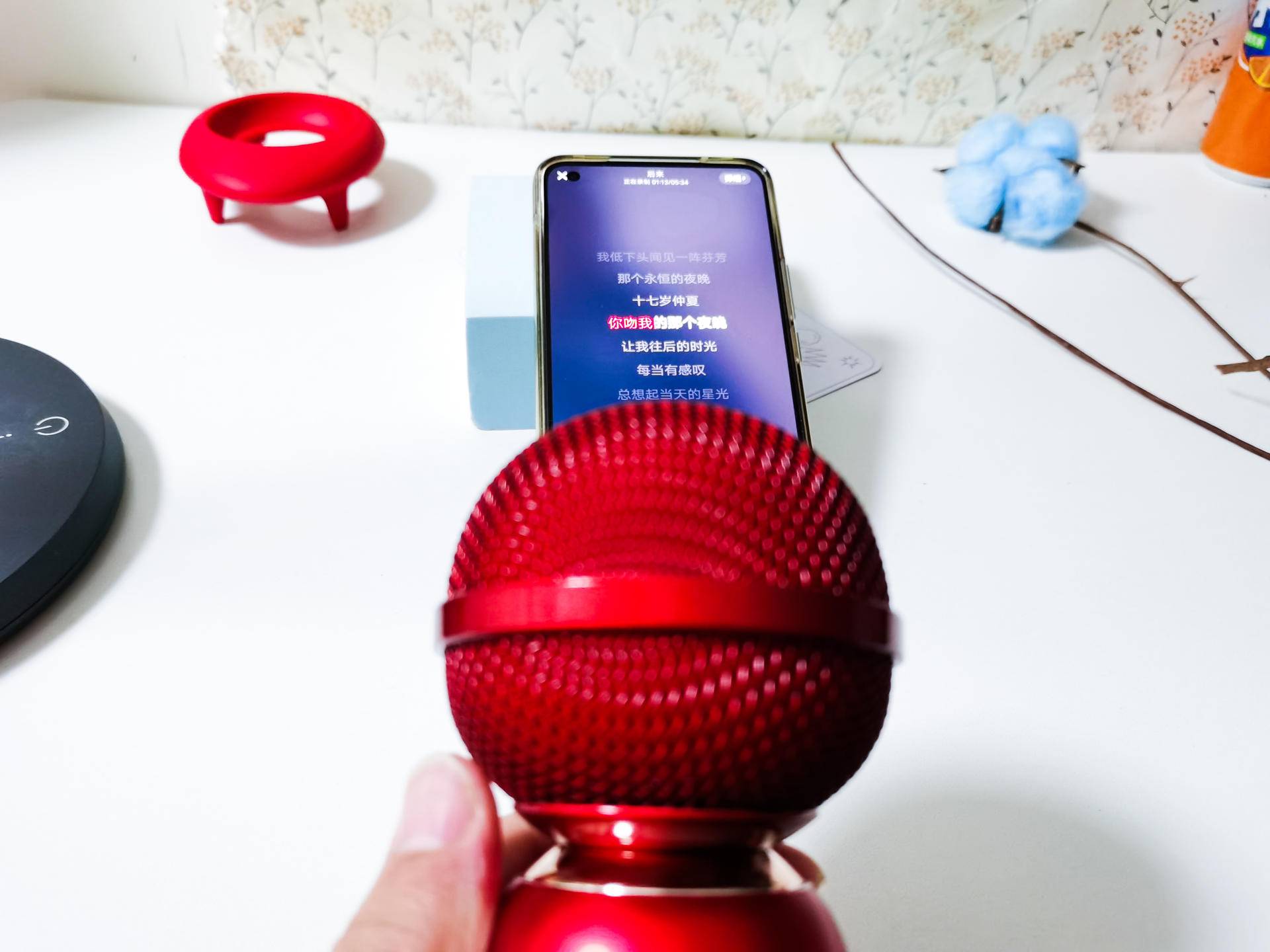 k歌神器小巨蛋麦克风,小型k歌神器全套家用带点歌