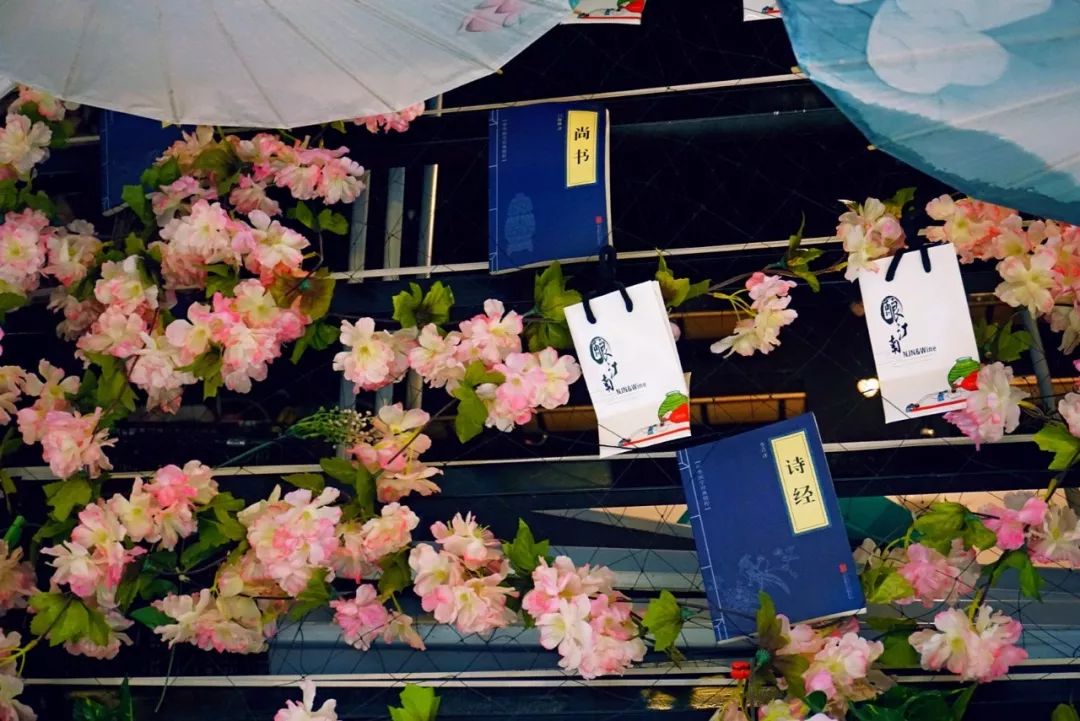 恒隆对面街店铺推荐,恒隆广场对面的甜品店