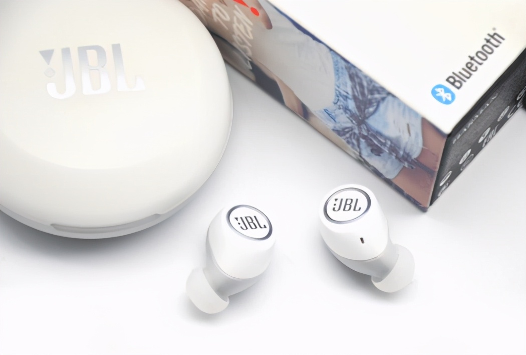 无线蓝牙耳机和头戴式耳机哪个好,挂脖蓝牙耳机和无线耳机哪个好用