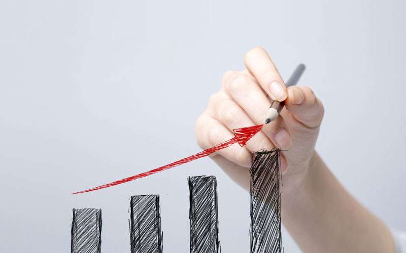 他42岁下海创业,他60岁回乡创业