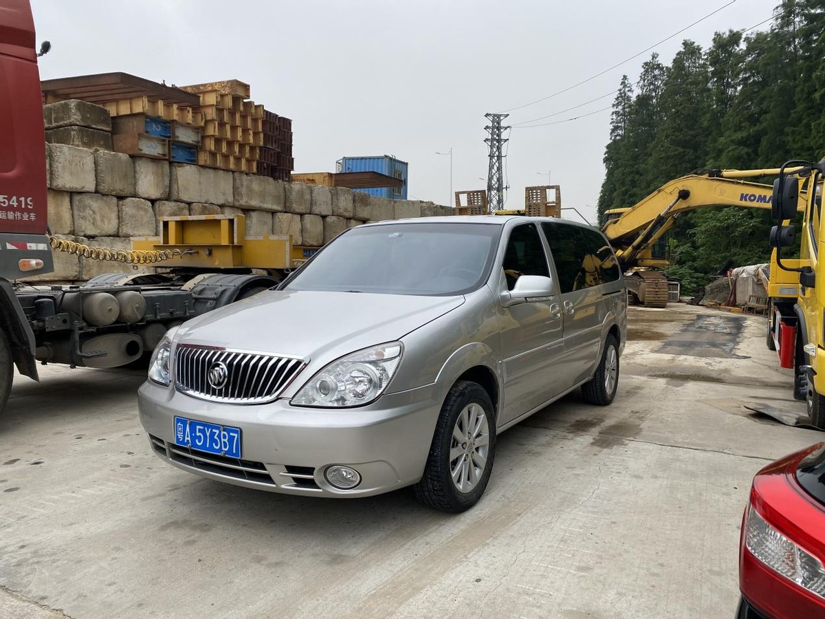 跟别克gl8很像的商务车,最新款别克gl8的性能和评价