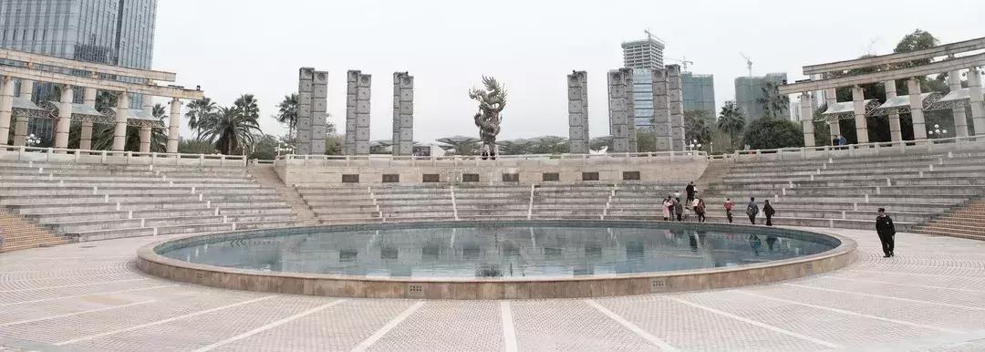 龙岗中心城壹号仓,光明和龙岗中心城