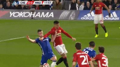 曼联门将德赫亚对比亨德森,曼联7分钟追3球德赫亚神扑