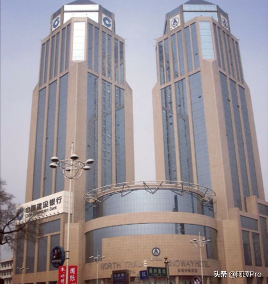 记忆中的哈尔滨-南岗体育场与“飞驰大坑”的故事