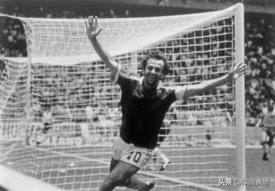 世界十大传奇足球球星,足球传奇人物贝利