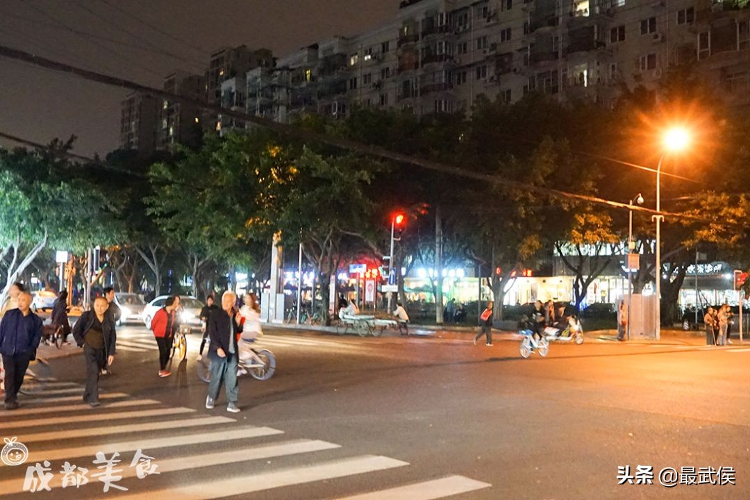 这条酒吧一条街知道的人都不年轻了！