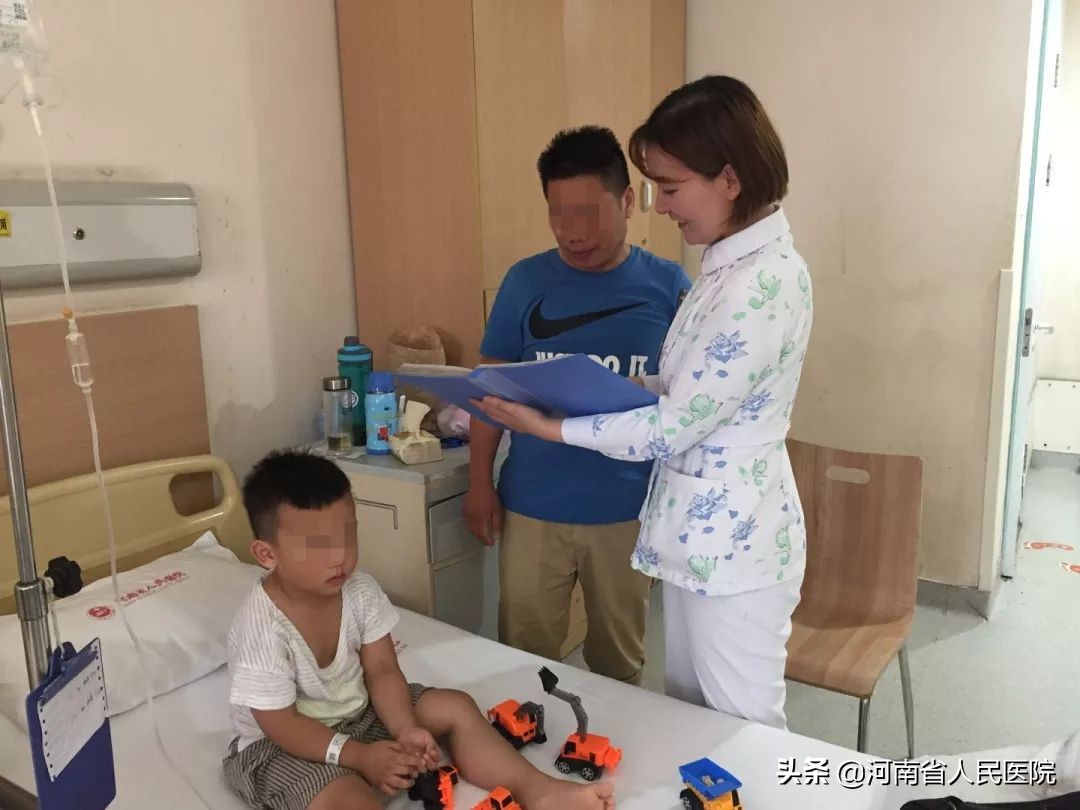 儿童嘴巴牙齿突出,孩子牙齿突出导致嘴凸