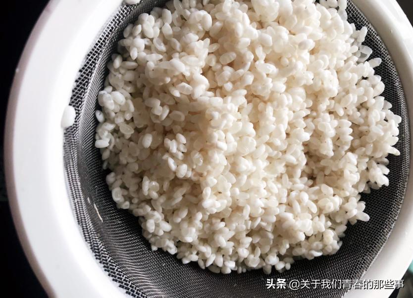 蒸米饭一半熟一半不熟,蒸米饭断电再蒸要加水吗