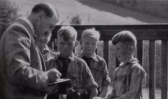 珍藏29年的照片,29张珍贵历史照片