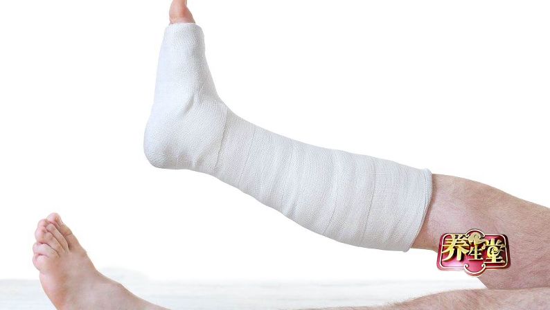 路滑老人摔倒后容易出现的情况,导致老人摔倒有哪些危险的地方