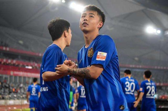 江苏苏宁球员评价奥拉罗尤,江苏苏宁奥拉罗尤第一场比赛